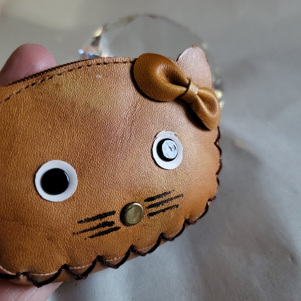 NWT VINTAGE 1970 HANDMADE LEATHER CAT KEYCHAIN COINPURSE - Picture 6 of 6